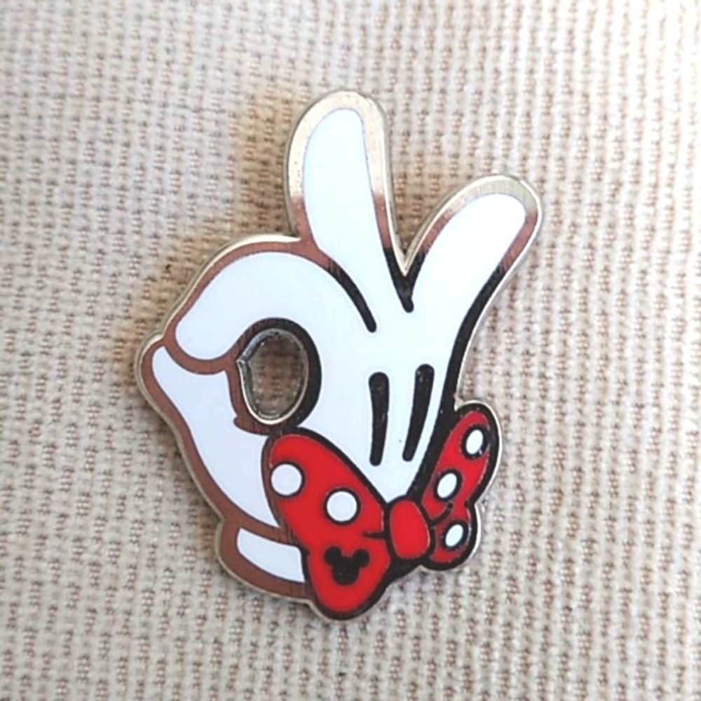 DISNEY MINNIE WHITE GLOVE & RED POLKA DOT BOW - Picture 1 of 5